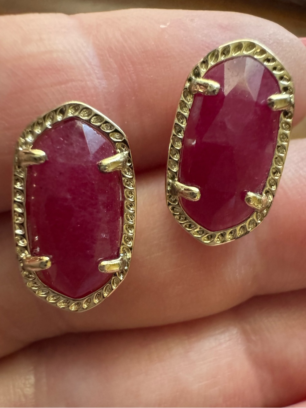 Kendra Scott Ellie Gold & Magenta Stud Earrings